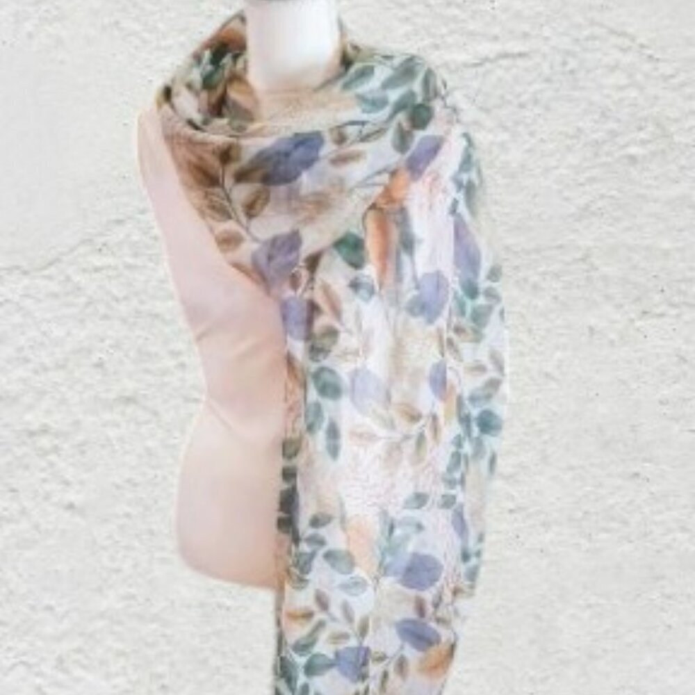 NWOT Elegant‎ Brown & Green Leaf Print Scarf - Polyester Bali Yarn Lightweight…